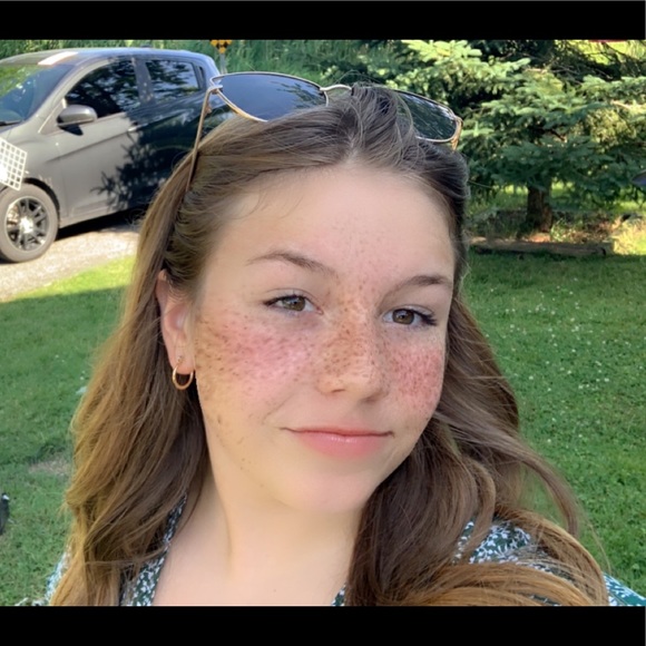 Meet your Posher, Caleigh - Picture 1 of 1